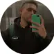 Retrato de Piero en su perfil de Airbnb