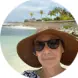 Retrato de Roxana en su perfil de Airbnb